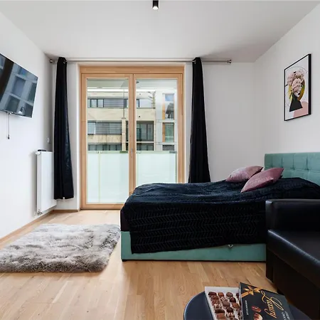 Modern Elegance Apartment *